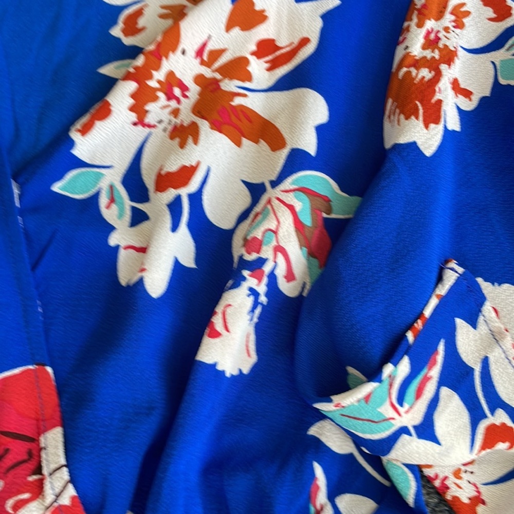 New Floral Romper with belt - Picture 5 of 5